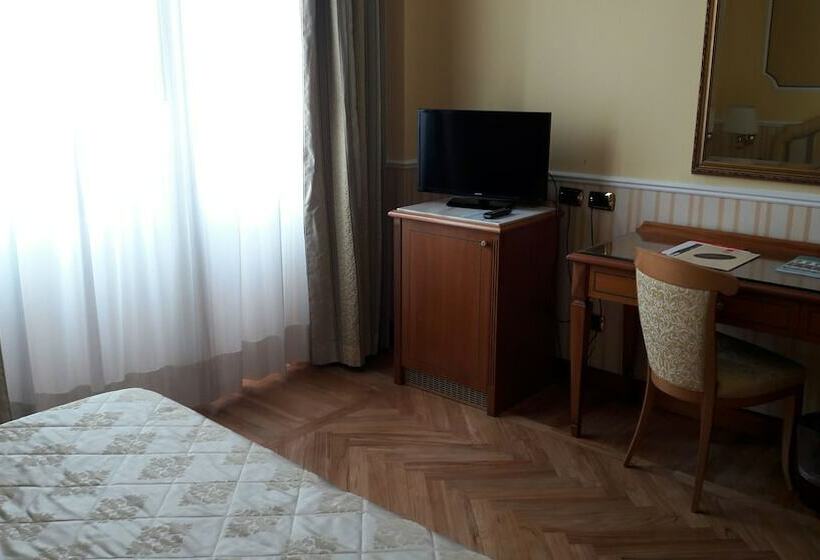 标准间, Andreola Central