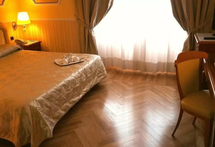 اتاق استاندارد سه نفره, Andreola Central