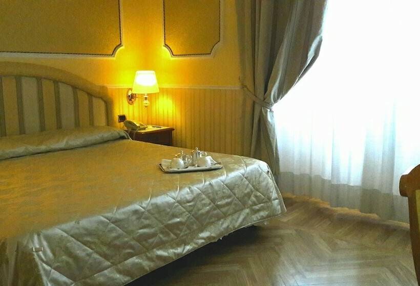 اتاق استاندارد سه نفره, Andreola Central