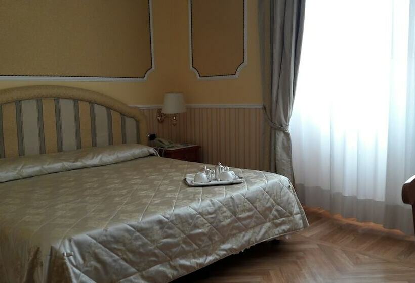 标准三人间, Andreola Central