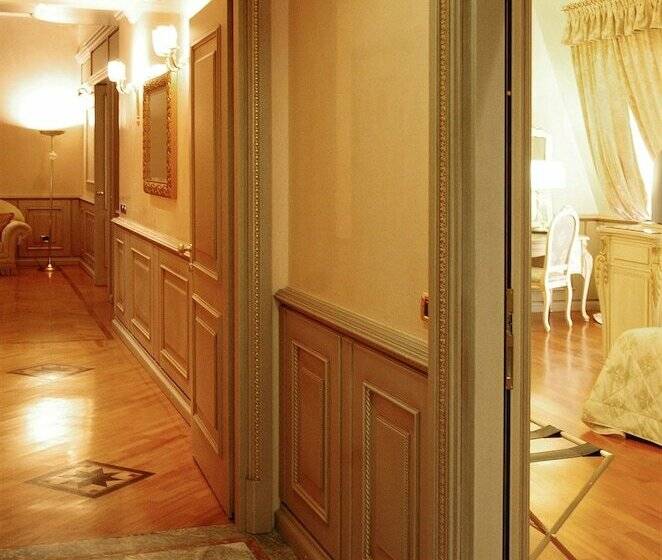 小型套房, Andreola Central