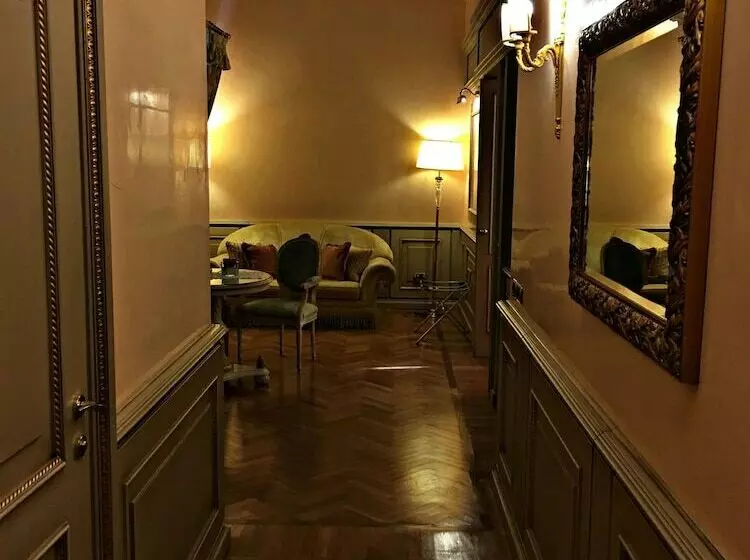 سوییت جونیور, Andreola Central