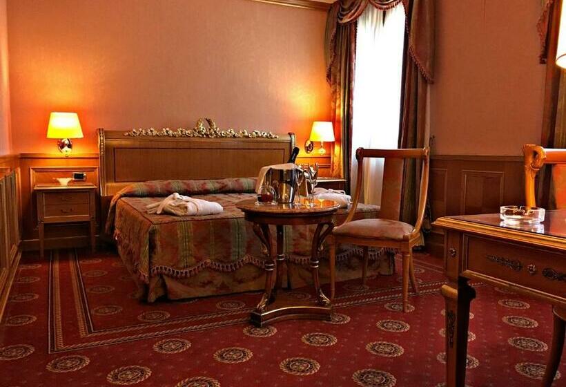 高级大房间, Andreola Central