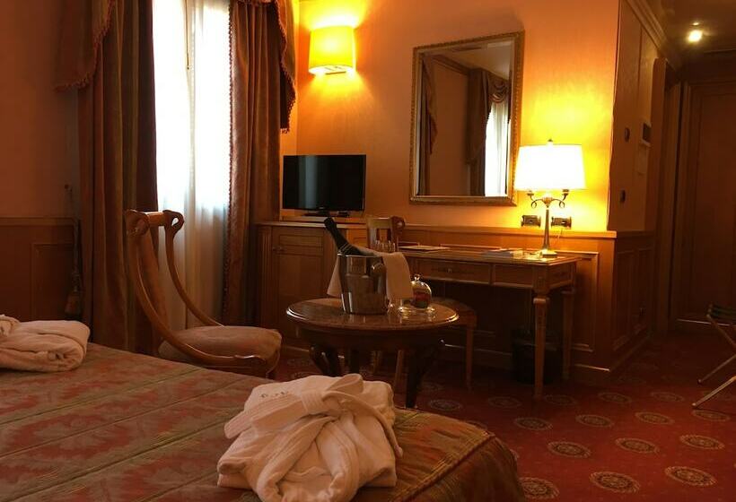 高级大房间, Andreola Central