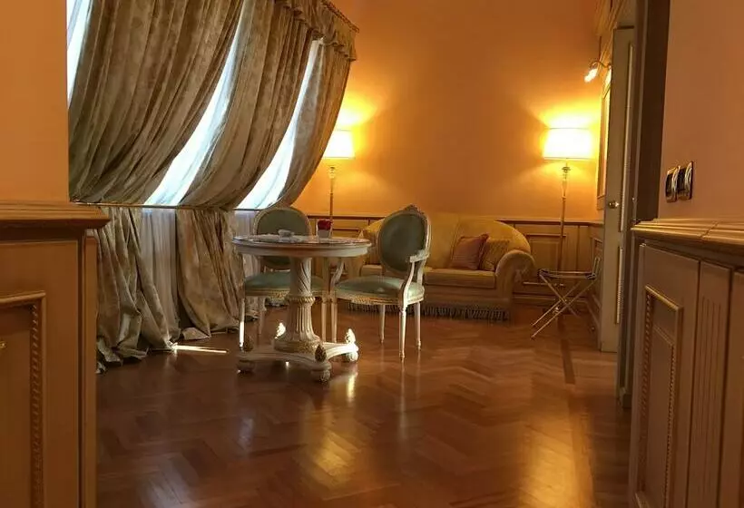 سوییت لوکس, Andreola Central