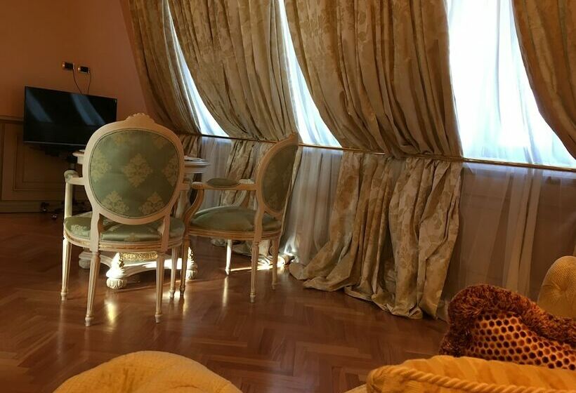 豪华套房, Andreola Central