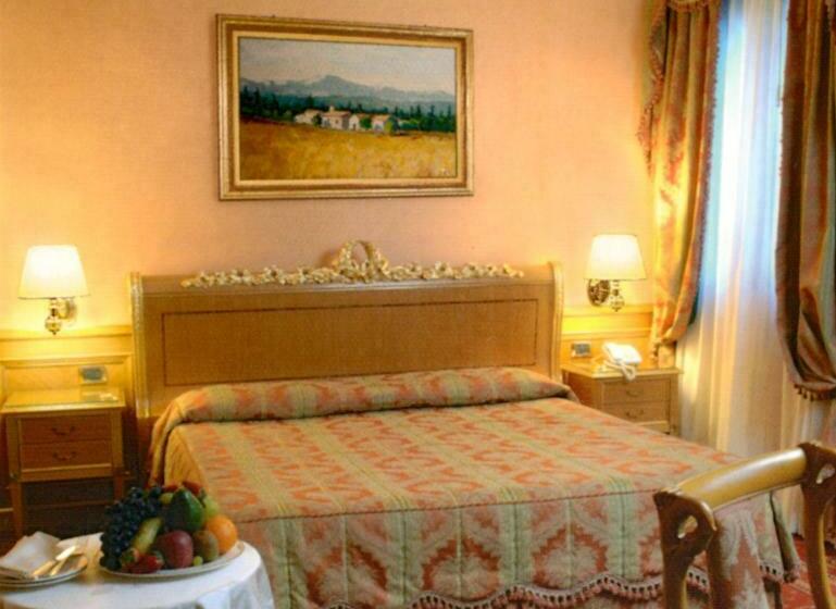 标准单人间, Andreola Central