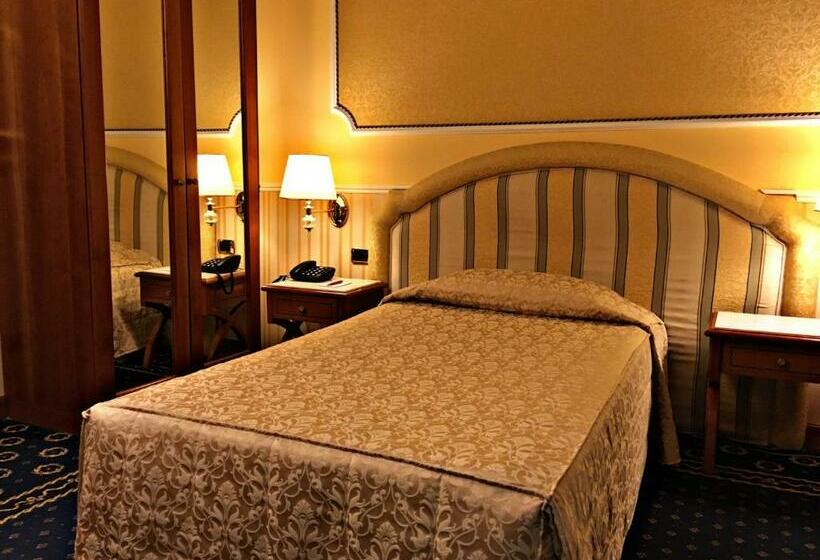 标准单人间, Andreola Central