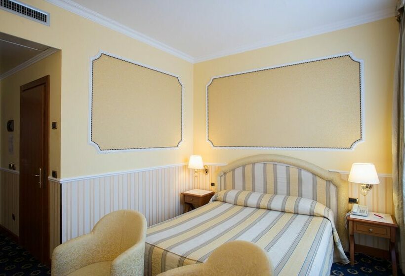 标准单人间, Andreola Central