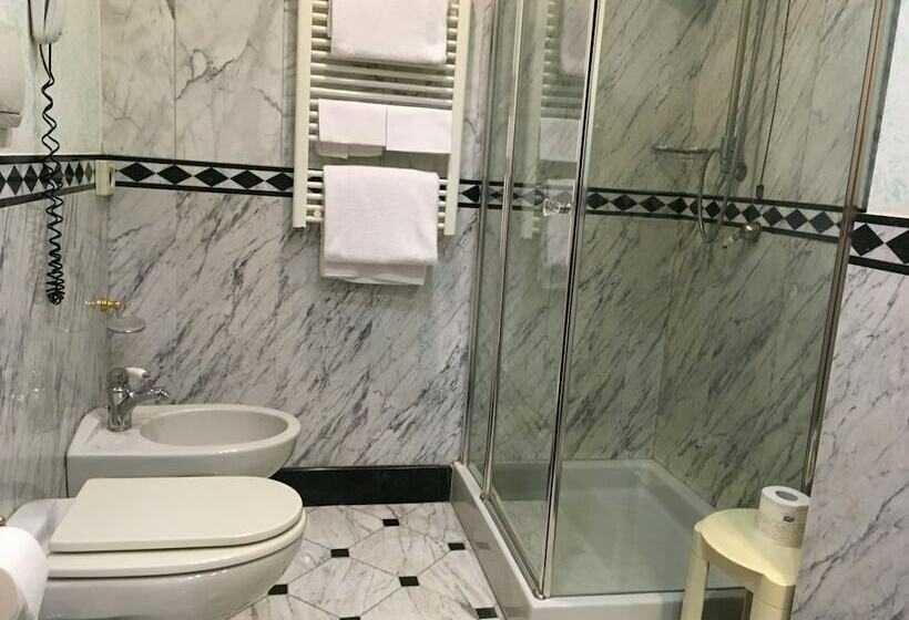 标准单人间, Andreola Central