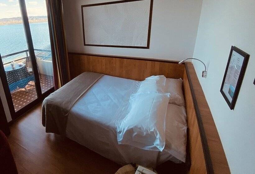 Номер Стандарт Вид на Озеро, Concorde