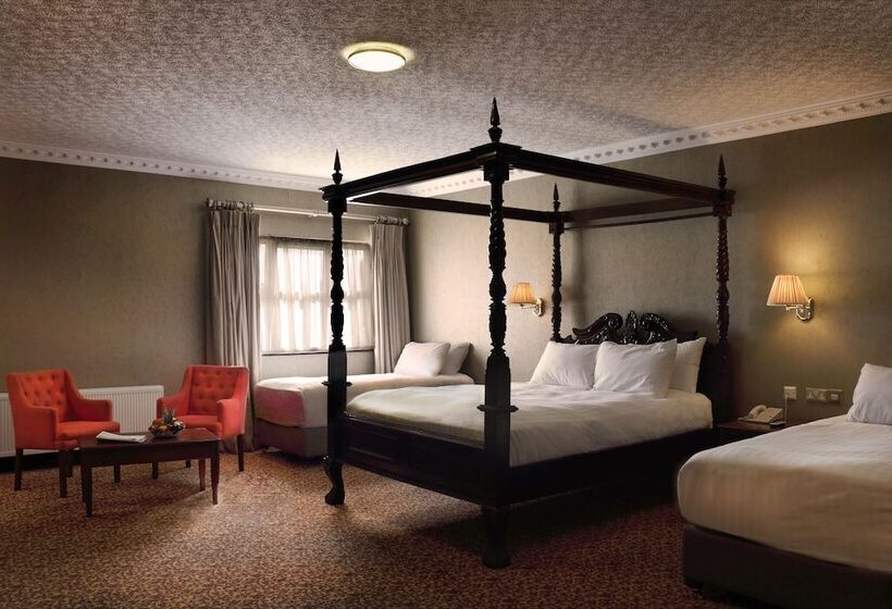 Habitación Triple Estándar, Seven Oaks