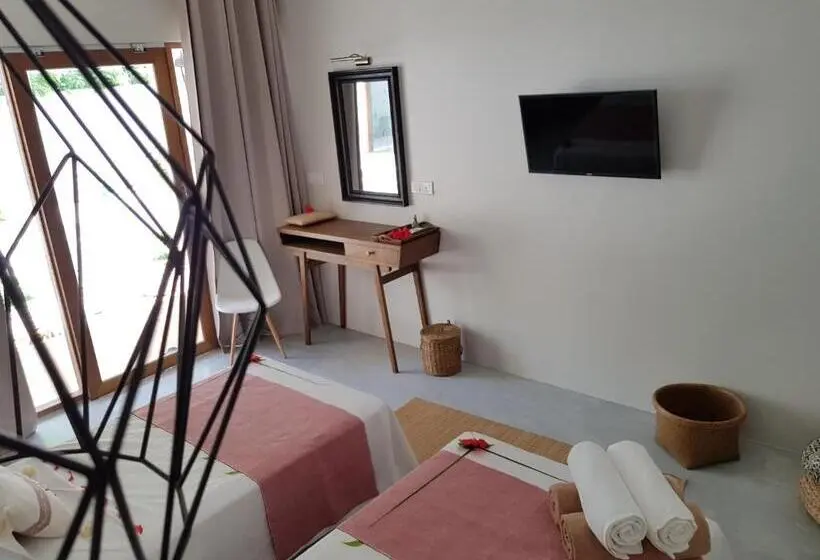 اتاق لوکس با چشم‌انداز باغ, Coco Villa