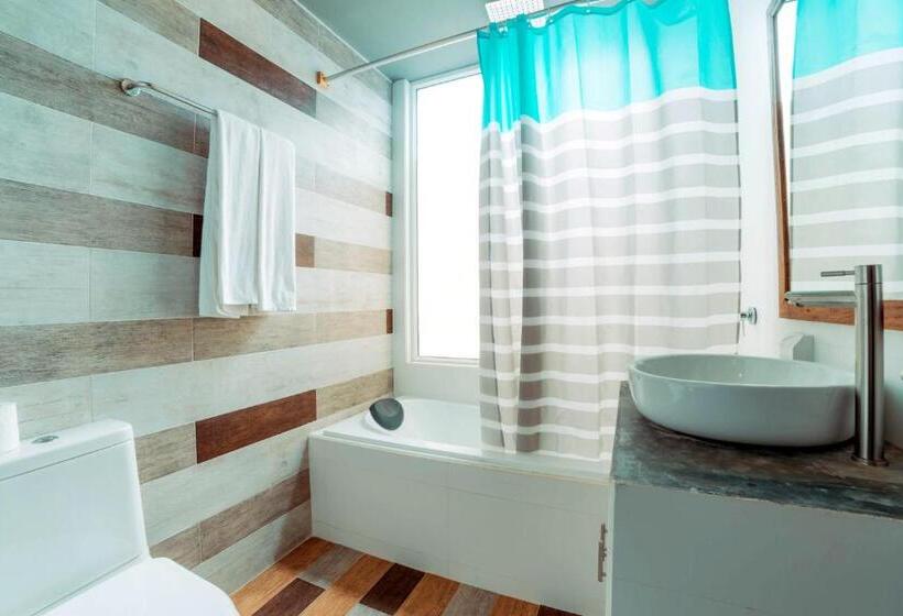 اتاق سوپریور, White Coral Rasdhoo