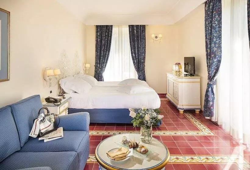 اتاق لوکس با چشم‌انداز دریا, Excelsior Belvedere Hotel & Spa