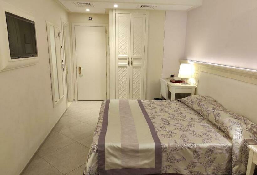 اتاق استاندارد یک نفره, Corona D'italia