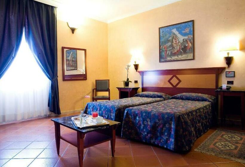 اتاق استاندارد سه نفره, Corona D'italia