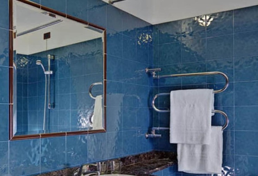 اتاق استاندارد چهار تخته, Corona D'italia