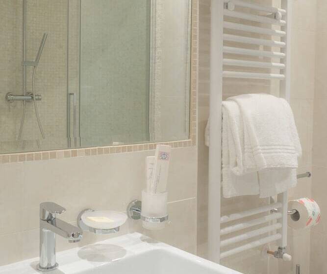 غرفة قياسية متصلة, Europa