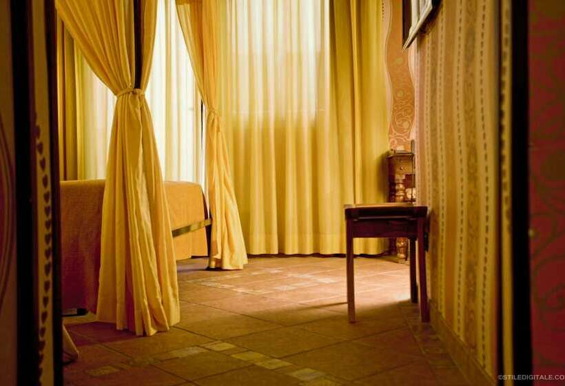 سوئیت جونیور با ماساژ آبی, Il Guercino