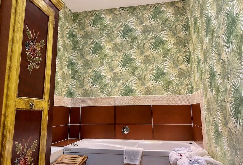 سوئیت جونیور با ماساژ آبی, Il Guercino