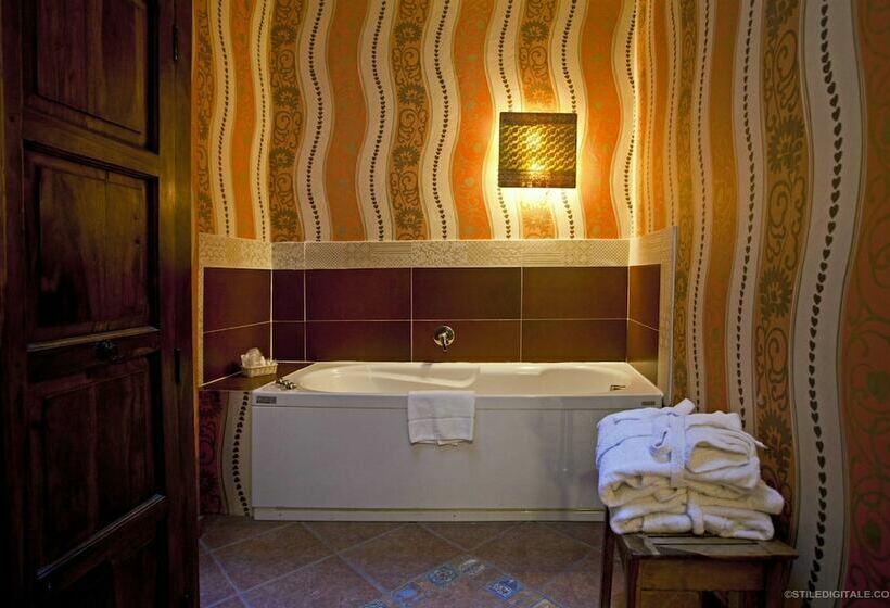 سوئیت جونیور با ماساژ آبی, Il Guercino