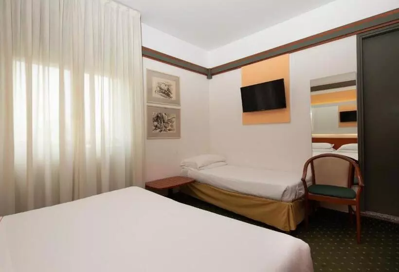 اتاق کلاسیک سه تخته, Jet Hotel, Sure Hotel Collection By Best Western