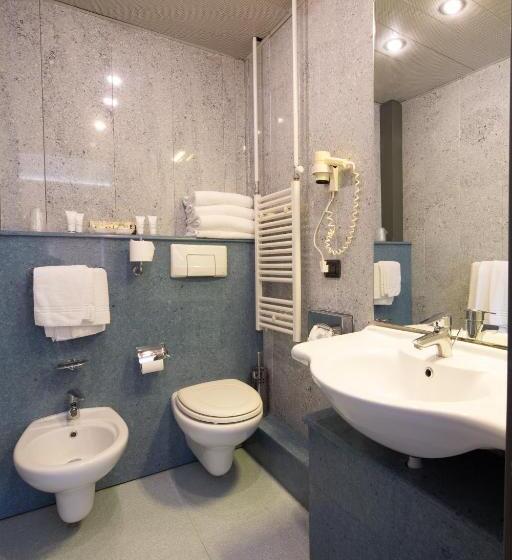 اتاق کلاسیک سه تخته, Jet Hotel, Sure Hotel Collection By Best Western