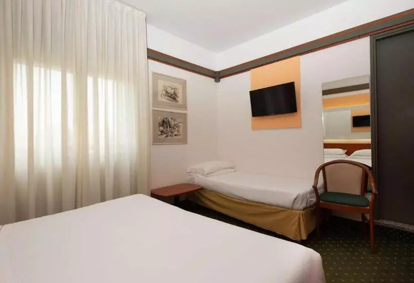 اتاق کلاسیک سه تخته, Jet Hotel, Sure Hotel Collection By Best Western