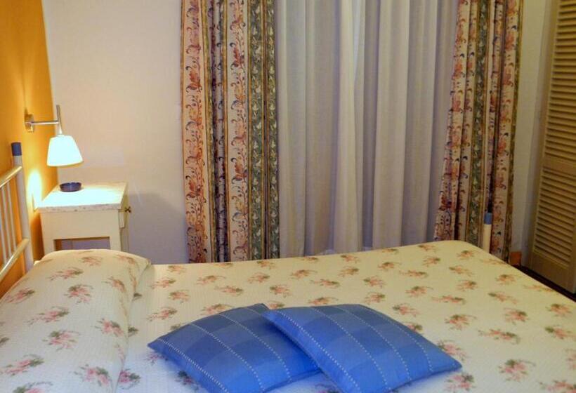 חדר סטנדרט לשלושה, Le Renaie