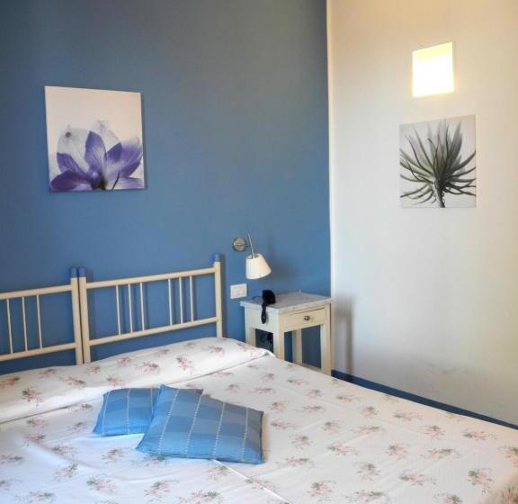 חדר סטנדרט לשלושה, Le Renaie