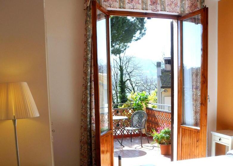 חדר סופריור עם מרפסת, Le Renaie