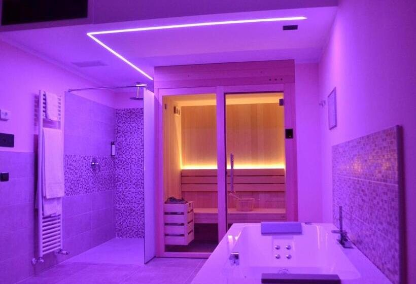 带按摩浴盆的套房, Saccardi & Spa Adults Only