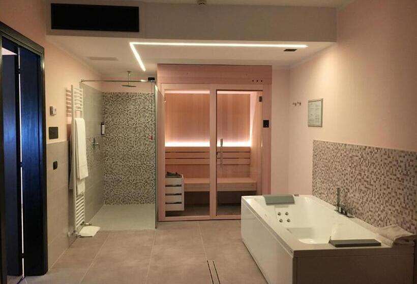 带按摩浴盆的套房, Saccardi & Spa Adults Only