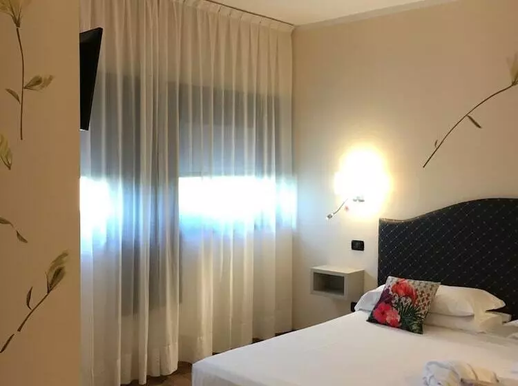 スイート, Saccardi & Spa Adults Only
