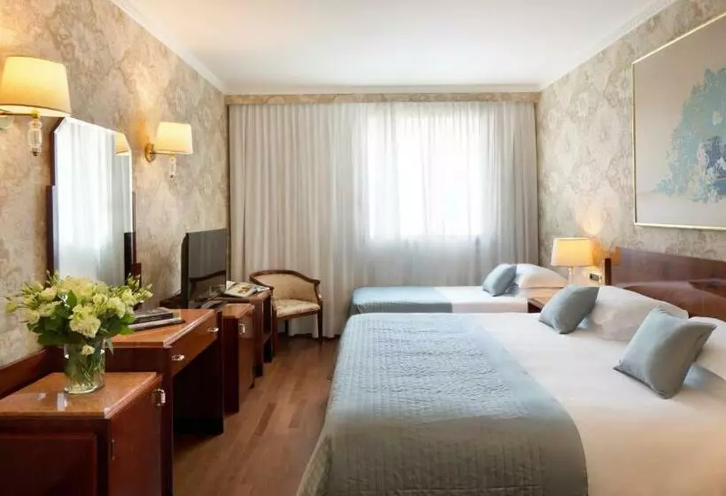 اتاق استاندارد سه نفره, Starhotels Du Parc
