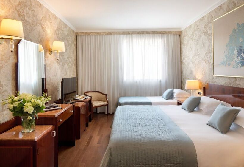 اتاق استاندارد سه نفره, Starhotels Du Parc