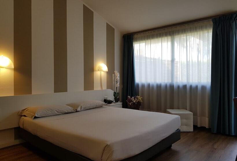 高级大房间, Green Hotel Motel