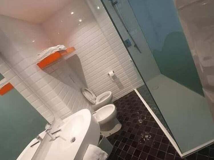 豪华房间, Green Hotel Motel