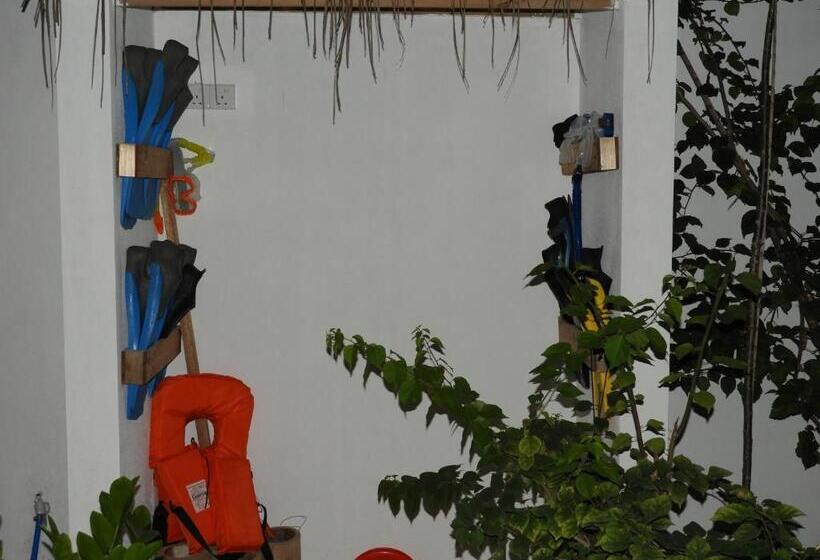 اتاق لوکس, Karaa Village