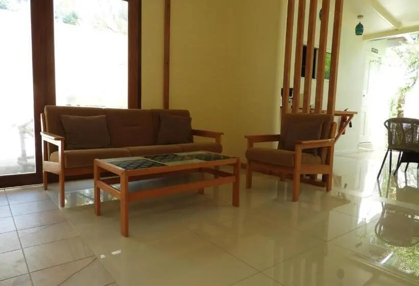 اتاق لوکس با بالکن, Karaa Village