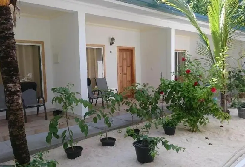 اتاق لوکس با بالکن, Karaa Village
