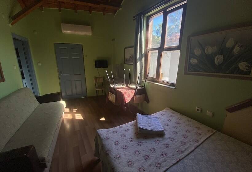 اتاق خانوادگی, Camel Hotel & Apart