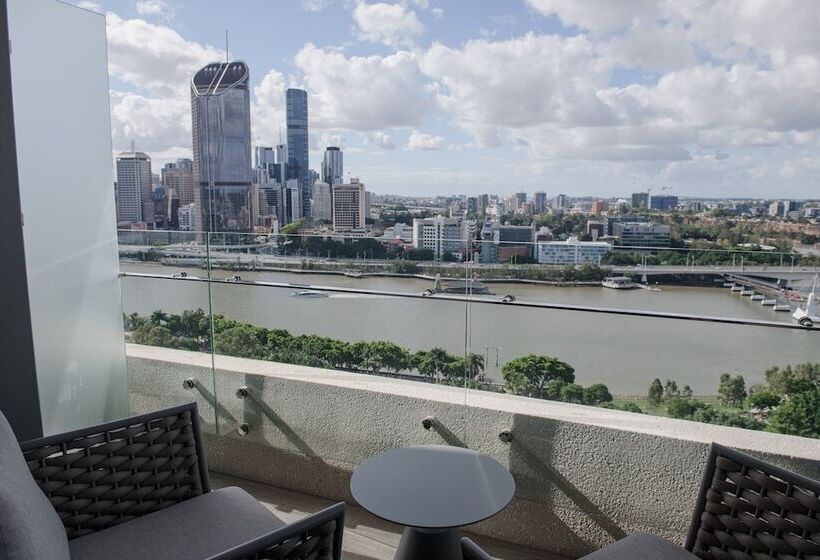 جناح, Emporium Hotel South Bank