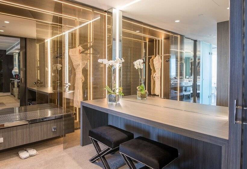 جناح, Emporium Hotel South Bank