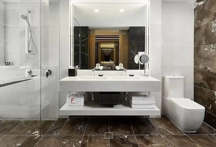 Suite with Views