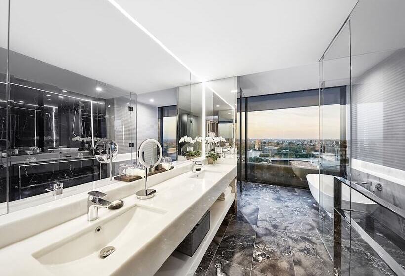 جناح, Emporium Hotel South Bank