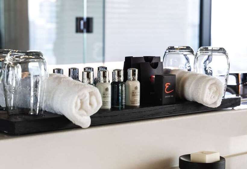 جناح, Emporium Hotel South Bank