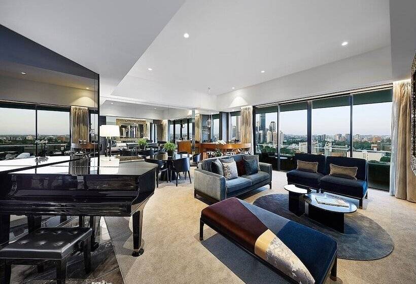 جناح, Emporium Hotel South Bank