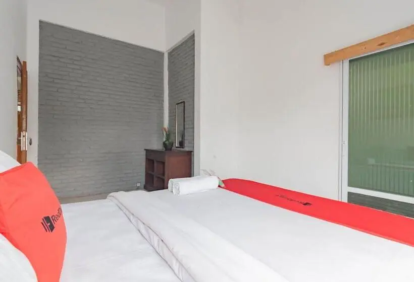 スタンダードルーム, Reddoorz Near Kampung Gajah 2